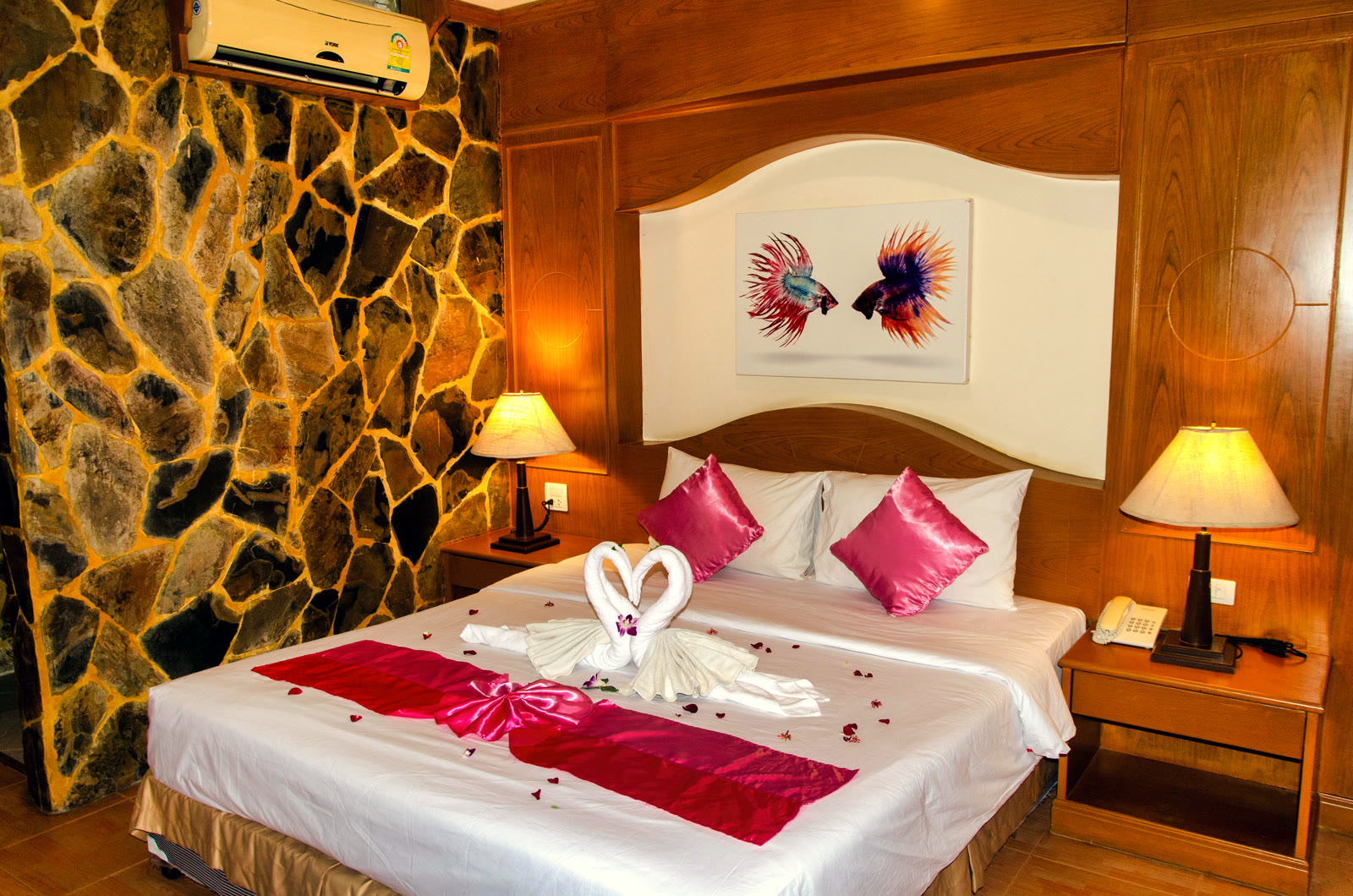 Deluxe Room, Pool View at Diva Patong