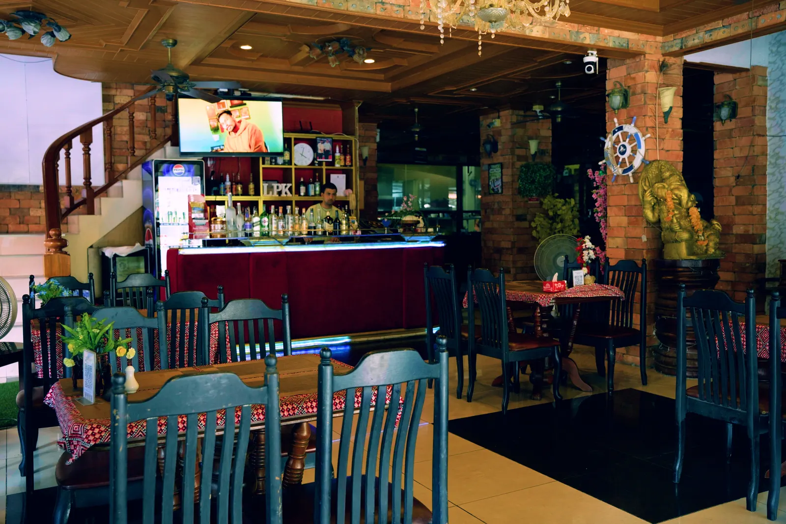 Restaurant seating at Diva Patong Hotel, photo 5