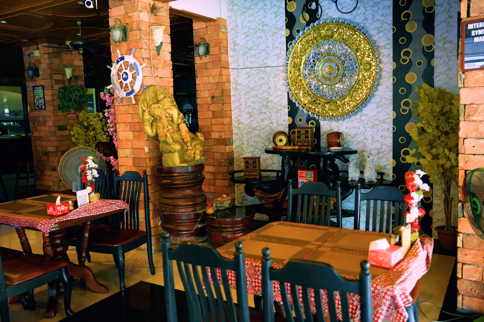 Restaurant seating at Diva Patong Hotel, photo 6