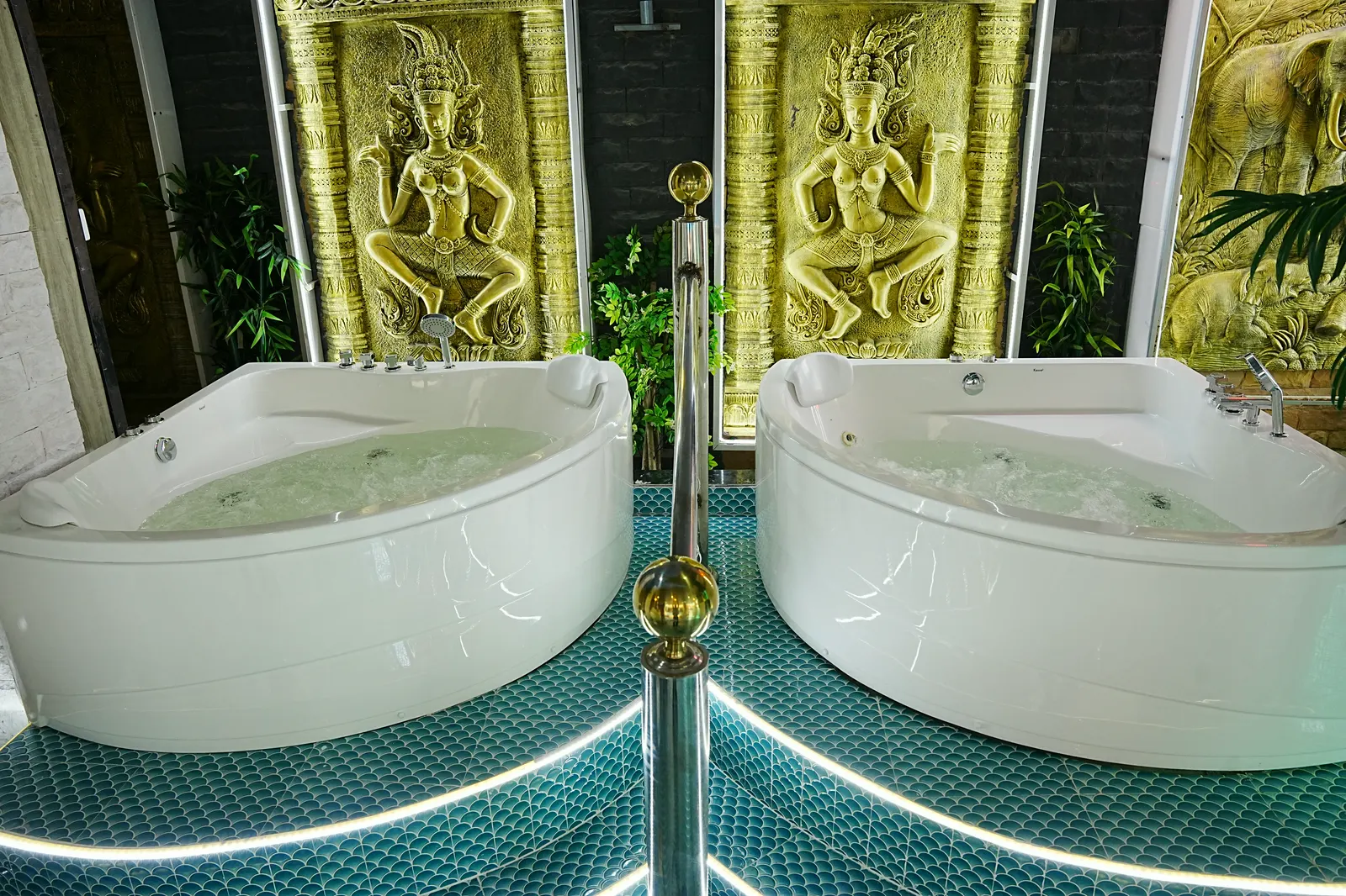 Jacuzzi room in the spa at Diva Patong